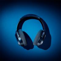 Headphones-Razer-Barracuda-Wireless-Multi-platform-Gaming-and-Mobile-Headset-6