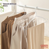 384143cb6c8b1fc3-f-w_200