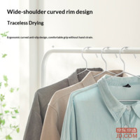 5cce2169070abbb4-f-w_200