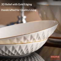 d70d12fb6428e146-f-w_200