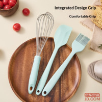 65c629a26bb1fa3a-f-w_200