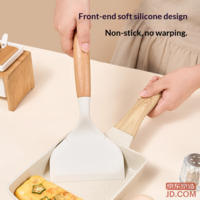 4f7328a17f72c095-f-w_200