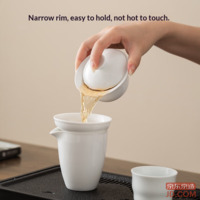 f23ebee50fae457c-f-w_200